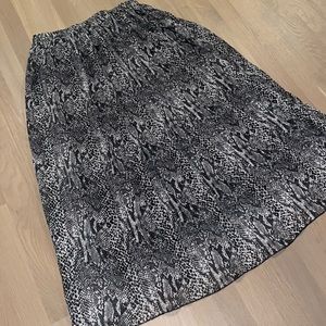 3/$25 Snakeskin long maxi skirt